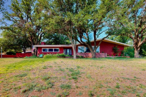 Country Club Living - Main House & Suite 1